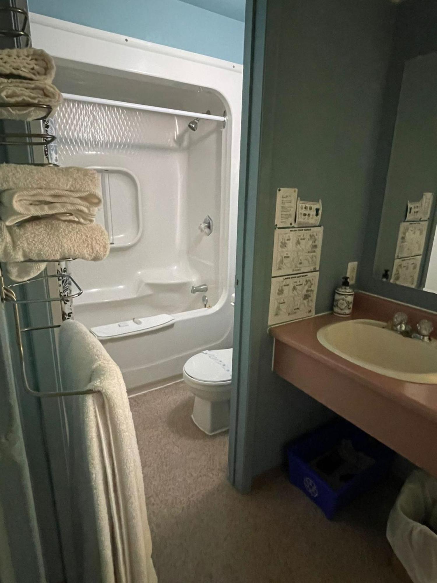 Earlton Motel Ngoại thất bức ảnh